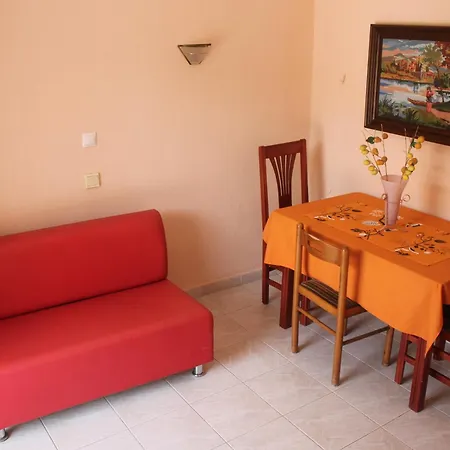 Kondylenia * Loutra Volvis